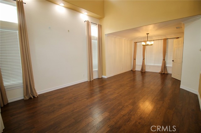 30499 Covecrest Circle, Menifee CA: https://media.crmls.org/medias/79a60697-e32e-489d-b09d-032513f73475.jpg