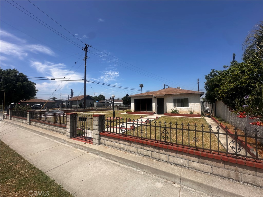 8647 Passons Boulevard