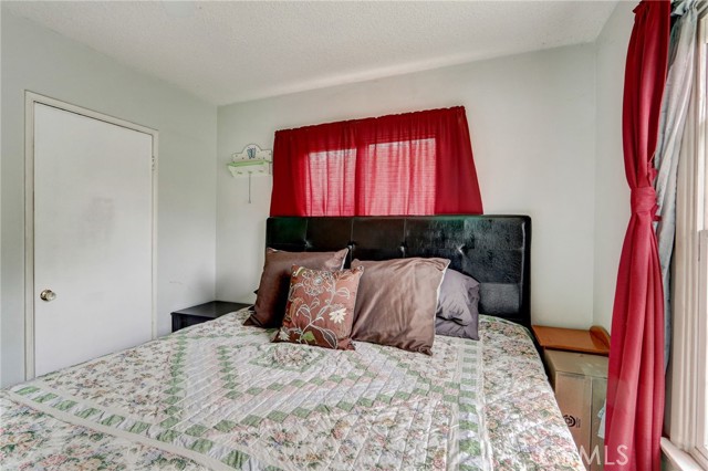 Detail Gallery Image 20 of 34 For 14747 Saticoy St, Van Nuys,  CA 91405 - 3 Beds | 2 Baths