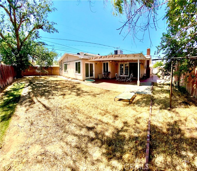 526 W Avenue J5, Lancaster CA: https://media.crmls.org/medias/79a6b279-df62-486b-8aa3-0cd78b010cfd.jpg