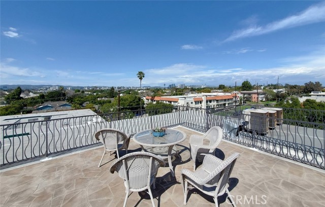 Detail Gallery Image 24 of 31 For 3401 S Bentley Ave #203,  Los Angeles,  CA 90034 - 2 Beds | 2 Baths