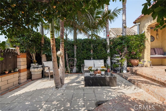 1143 West 66th, Los Angeles CA: https://media.crmls.org/medias/79a72325-8977-4bab-9295-87ec1ec95d14.jpg
