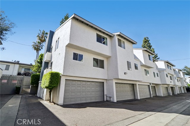 Detail Gallery Image 22 of 37 For 12390 Chandler Bld #J,  Valley Village,  CA 91607 - 3 Beds | 2/1 Baths