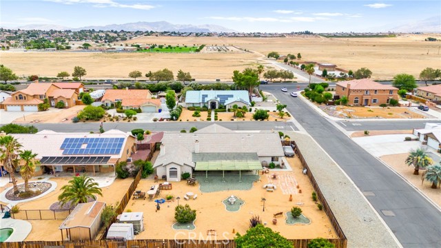 12710 Yorkshire Drive, Apple Valley CA: https://media.crmls.org/medias/79a8febf-dde6-44fb-98ce-1df94e271aa4.jpg