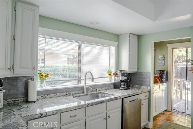 7319 Owensmouth Avenue, Canoga Park CA: https://media.crmls.org/medias/79a9ad00-35d9-4576-beb9-adb9db3b5466.jpg
