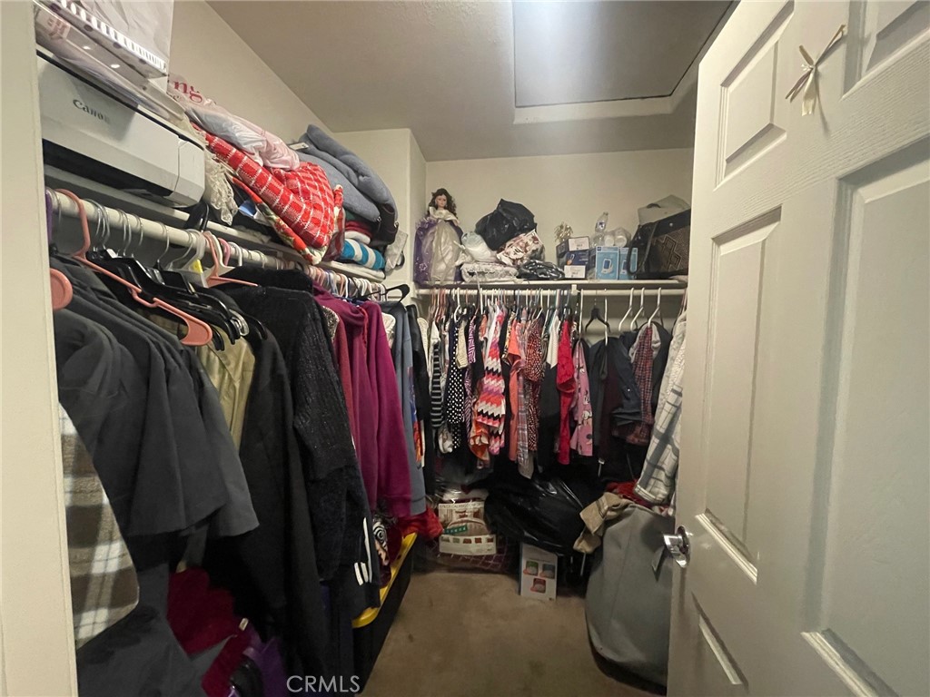 https://media.crmls.org/medias/79aa312c-a90c-4456-b52c-f61a4913d2a3.jpg?preset=X-Large
