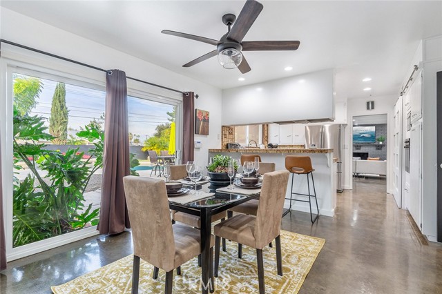 Detail Gallery Image 7 of 15 For 22349 Vanowen, Canoga Park,  CA 91303 - 3 Beds | 2 Baths