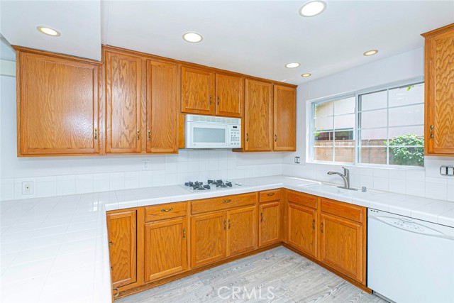 22504 Hartland St, West Hills CA: https://media.crmls.org/medias/79ab4b6f-2fd2-403b-a594-3809f9442c15.jpg