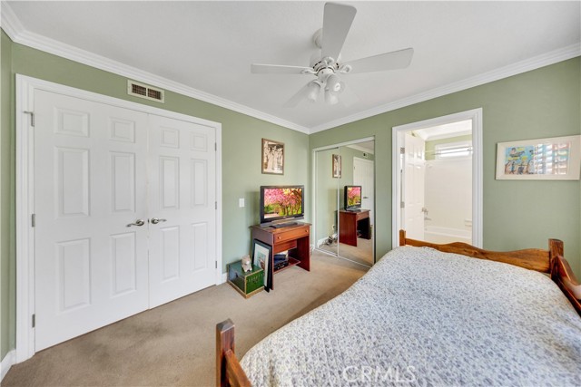 Image 30 of 45 For 5156 Edgemont