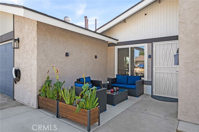 Detail Gallery Image 4 of 33 For 5920 Green Valley St, Riverside,  CA 92504 - 4 Beds | 2 Baths