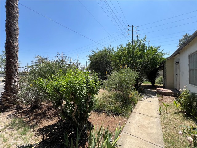 8681 California Avenue, Riverside CA: https://media.crmls.org/medias/79ab72ce-49ee-4086-9d98-344f4de819b6.jpg