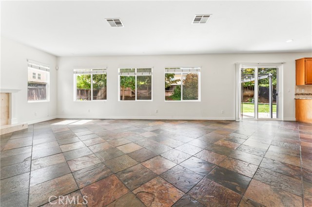 33545 Nandina, Murrieta CA: https://media.crmls.org/medias/79abaf00-0480-4a75-aee5-c682b32a960b.jpg