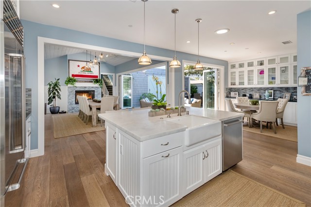 2905 Broad St, Newport Beach CA: https://media.crmls.org/medias/79abf5b8-a64f-46c7-a8cc-721131f2361b.jpg