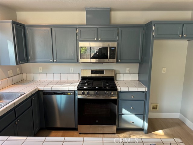 Detail Gallery Image 6 of 9 For 1044 Southampton, Chico,  CA 95926 - 3 Beds | 2/1 Baths