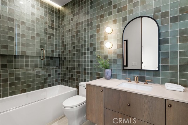 Detail Gallery Image 41 of 62 For 19026 Sprague St, Tarzana,  CA 91356 - 6 Beds | 6/1 Baths