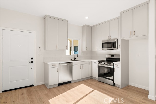 Image 32 of 47 For 2155 Euclid Avenue