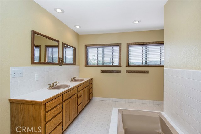 Detail Gallery Image 18 of 35 For 1524 Martin St, Lakeport,  CA 95453 - 4 Beds | 3 Baths