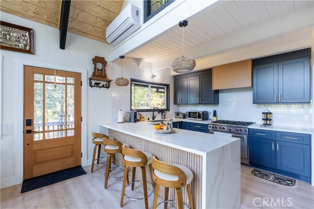 553 Pioneer Road, Lake Arrowhead CA: https://media.crmls.org/medias/79ae66d7-350c-49a4-b881-529fd71bd8d0.jpg