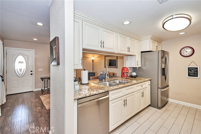 Detail Gallery Image 9 of 39 For 1207 N Kraemer Bld #4,  Placentia,  CA 92870 - 2 Beds | 1 Baths