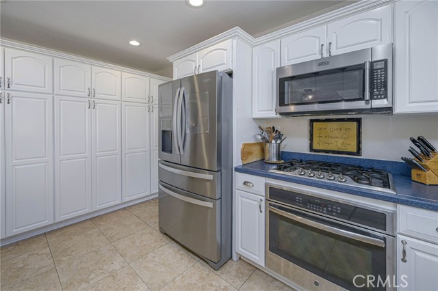 Detail Gallery Image 13 of 43 For 4373 Mahogany Cir, Yorba Linda,  CA 92886 - 4 Beds | 2/1 Baths