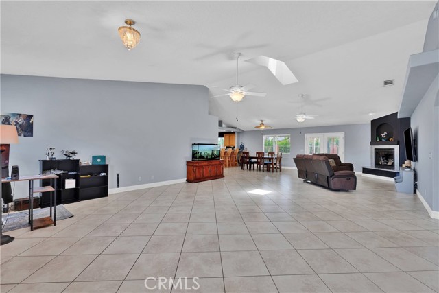 14665 Echo Lane, Helendale CA: https://media.crmls.org/medias/79aebbfb-3a55-45a9-9350-9cb0ff551bb3.jpg