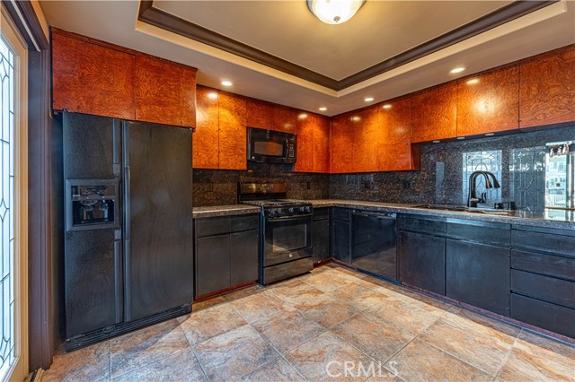 Detail Gallery Image 11 of 39 For 3436 Bravata Dr, Huntington Beach,  CA 92649 - 4 Beds | 3 Baths