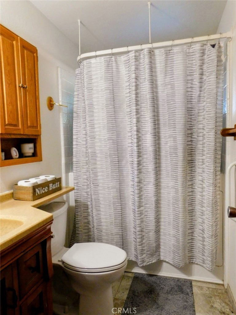 https://media.crmls.org/medias/79b063d9-8a1f-4a10-ace5-adb8b4eedc2d.jpg?preset=X-Large