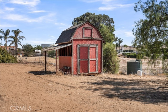 18150 Granite Avenue, Riverside CA: https://media.crmls.org/medias/79b08d08-d611-4c46-93d1-6f9ecddb23de.jpg