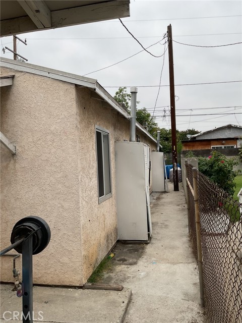 4465 Lovett Street, Commerce CA: https://media.crmls.org/medias/79b09fb2-7e48-4374-9498-a1f0f6c72595.jpg