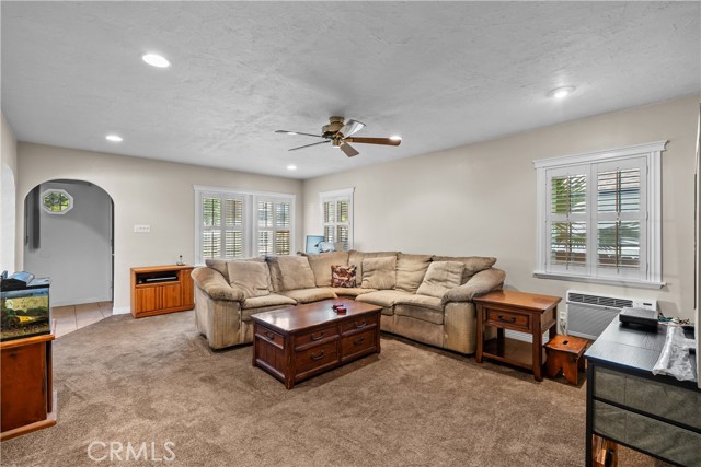 Detail Gallery Image 5 of 19 For 10339 Fernglen Ave, Tujunga,  CA 91042 - 2 Beds | 1 Baths