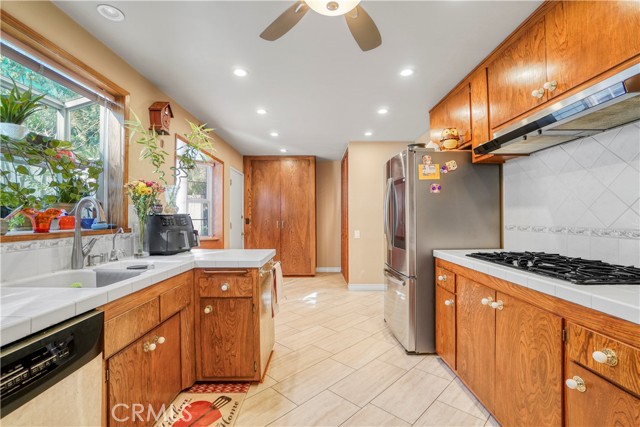 Detail Gallery Image 29 of 44 For 24206 Saint Edens Circle, West Hills,  CA 91307 - 3 Beds | 2 Baths