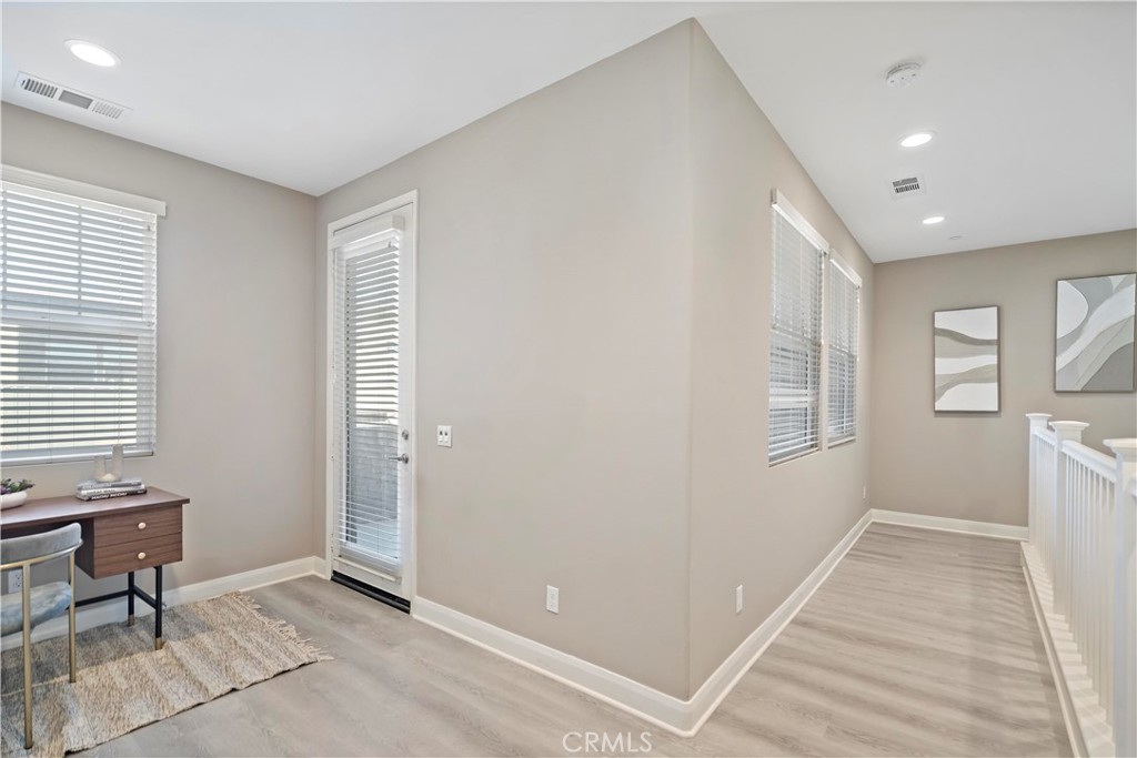 MLS #WS25270586 image #25