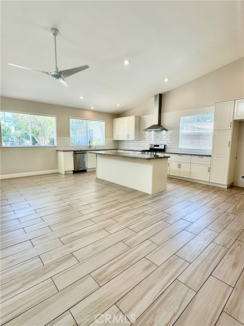 17223 Kingsbury Street, Granada Hills CA: https://media.crmls.org/medias/79b407ed-7c4e-4879-9915-d23a06f57148.jpg