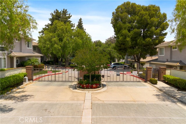 6375 Woodrow Court, Chino Hills CA: https://media.crmls.org/medias/79b44074-f98d-4ac1-a8ff-212ae919fce4.jpg