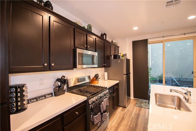 Detail Gallery Image 15 of 38 For 29392 Tourmaline Way, Winchester,  CA 92596 - 3 Beds | 2/1 Baths
