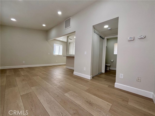 Detail Gallery Image 3 of 17 For 3703 Country Oaks #B,  Ontario,  CA 91761 - 1 Beds | 1 Baths