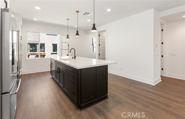 150 Bridle Drive, Burbank CA: https://media.crmls.org/medias/79b60a37-8c15-4b63-9b40-24de184d7094.jpg