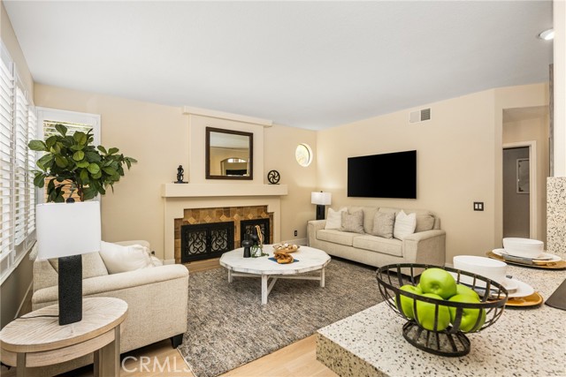 29 Calabria, Lake Forest CA: https://media.crmls.org/medias/79b65a7a-a343-41cc-b95c-38e24dbf94e3.jpg