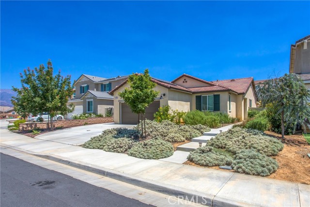 14134 Cerignola Circle, Beaumont CA: https://media.crmls.org/medias/79b68536-5b92-44ea-a89f-f8ba7ebce120.jpg