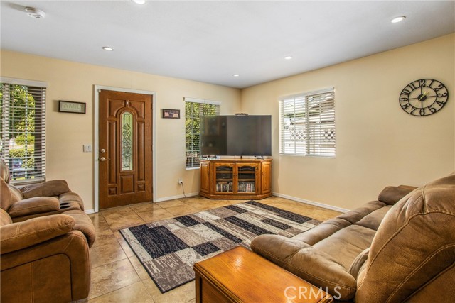 Detail Gallery Image 8 of 32 For 24701 Court St, San Bernardino,  CA 92410 - 4 Beds | 2/1 Baths