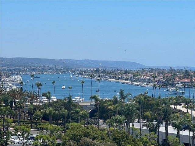230 Lille Lane, Newport Beach CA: https://media.crmls.org/medias/79b6ae94-0af3-453e-8ebb-c9744f998684.jpg