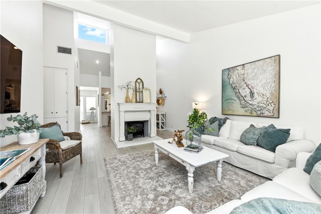 32117 Beachlake Lane, Westlake Village CA: https://media.crmls.org/medias/79b70413-1346-4ada-929d-03f3307a72cb.jpg