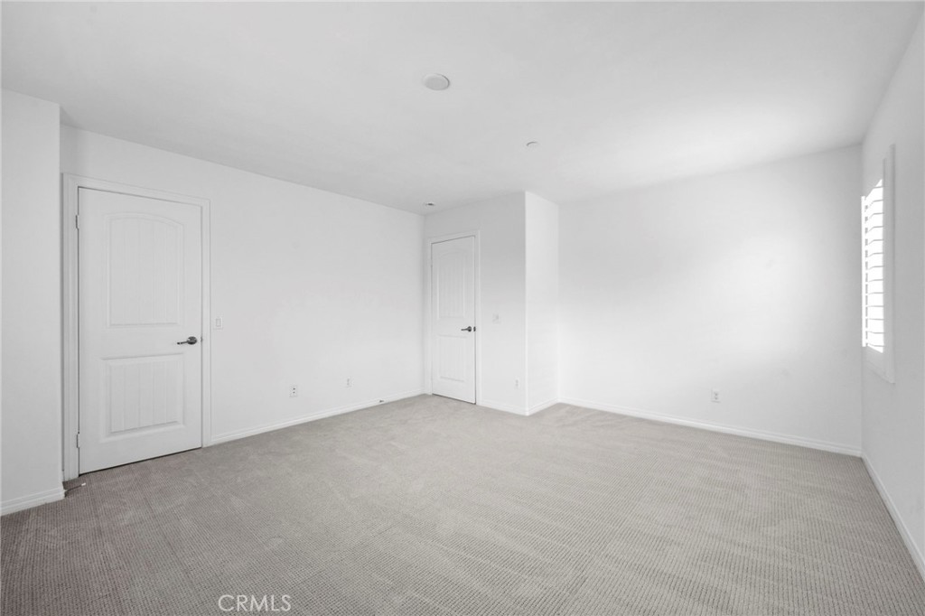 https://media.crmls.org/medias/79b7295c-6879-4e83-8302-57b6cd54a3d3.jpg?preset=X-Large