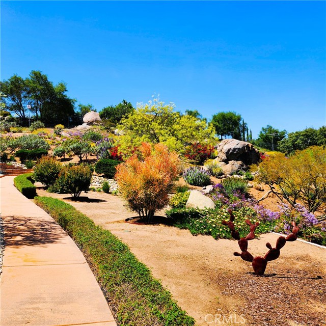 28306 Crescent Hill Way, Escondido CA: https://media.crmls.org/medias/79b74e60-22d8-42f7-8611-b2cd082b9075.jpg