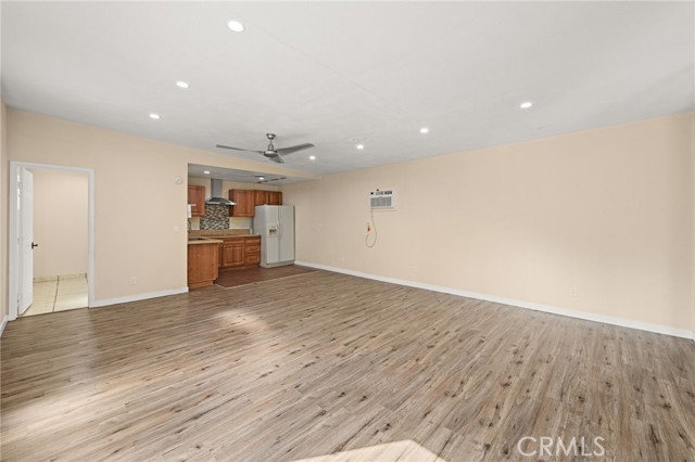 40 Country Wood Drive, Phillips Ranch CA: https://media.crmls.org/medias/79b789a1-5296-40c9-8ca2-b5c4bdb5124a.jpg