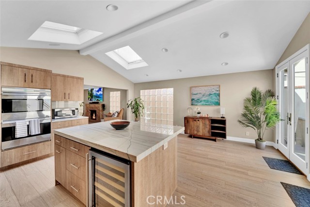 Detail Gallery Image 12 of 33 For 227 48th St, Newport Beach,  CA 92663 - 4 Beds | 4/1 Baths