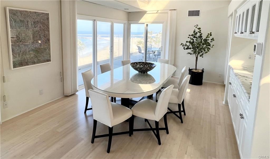 Detail Gallery Image 10 of 24 For 3329 Ocean Bld, Corona Del Mar,  CA 92625 - 2 Beds | 2/1 Baths