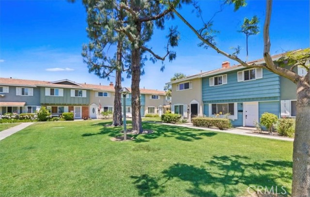 Detail Gallery Image 2 of 18 For 19775 Cambridge Lane, Huntington Beach,  CA 92646 - 3 Beds | 2/1 Baths