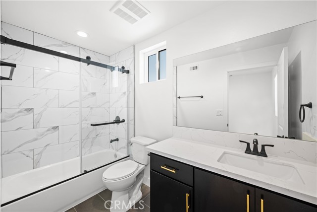 1039 W 43rd Street, Los Angeles CA: https://media.crmls.org/medias/79b8cc2d-24ce-468b-a92c-d2aca2e85c82.jpg