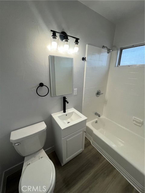 Detail Gallery Image 8 of 8 For 732 W Imperial, Los Angeles,  CA 90044 - – Beds | – Baths